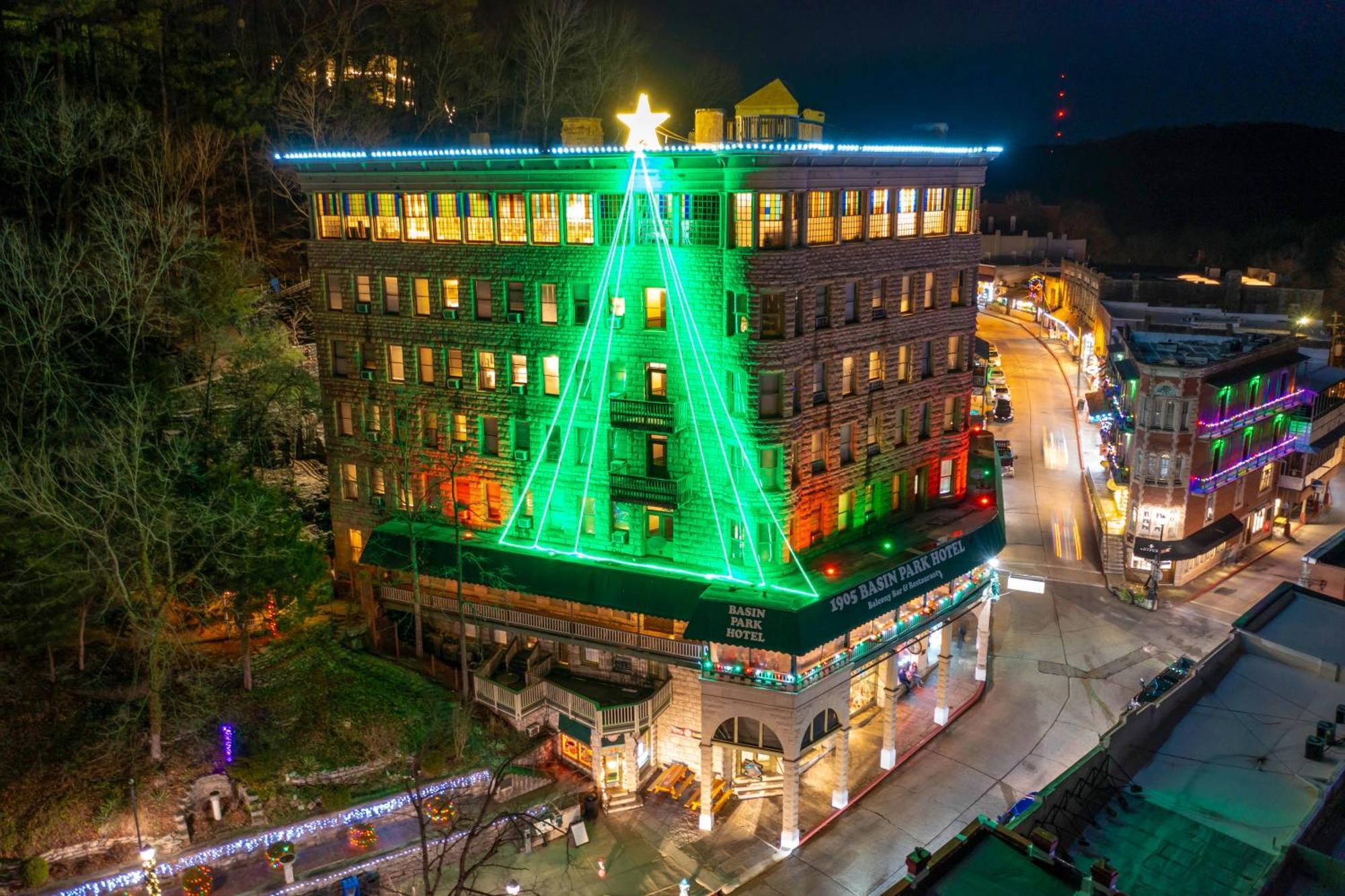 1905 Basin Park Hotel Юрека Спрингс Екстериор снимка