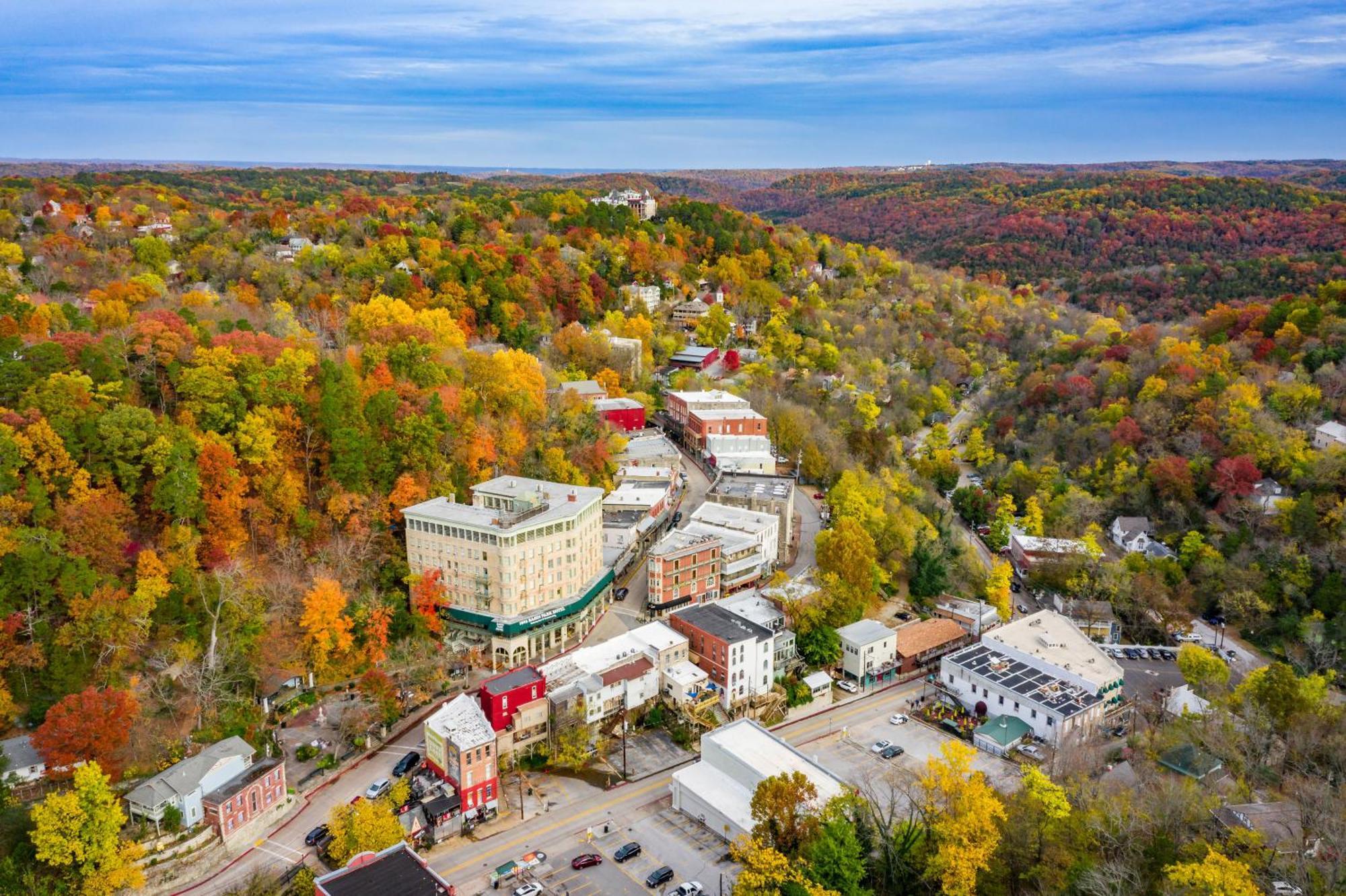 1905 Basin Park Hotel Юрека Спрингс Екстериор снимка